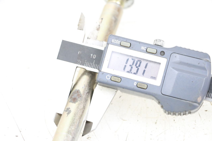 photo de EJE BASCULANTE HYOSUNG GTR 125 (2006 - 2008) - Detalle de la pieza