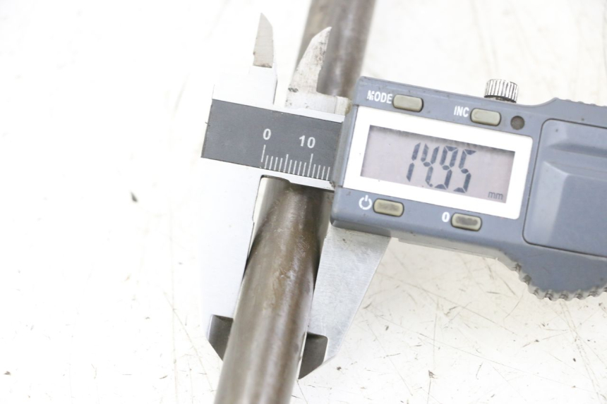 photo de EJE BASCULANTE HONDA CBR F 1000 (1993 - 1996) - Detalle de la pieza