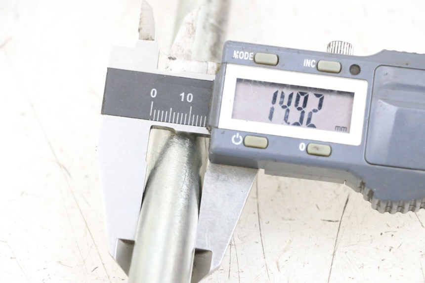 photo de EJE BASCULANTE HUSQVARNA SVARTPILEN 401 (2018 - 2023) - Detalle de la pieza