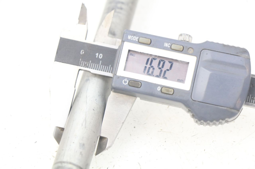 photo de EJE BRAZO OSCILANTE KAWASAKI KX F KXF 450 (2012 - 2015) - Otra perspectiva