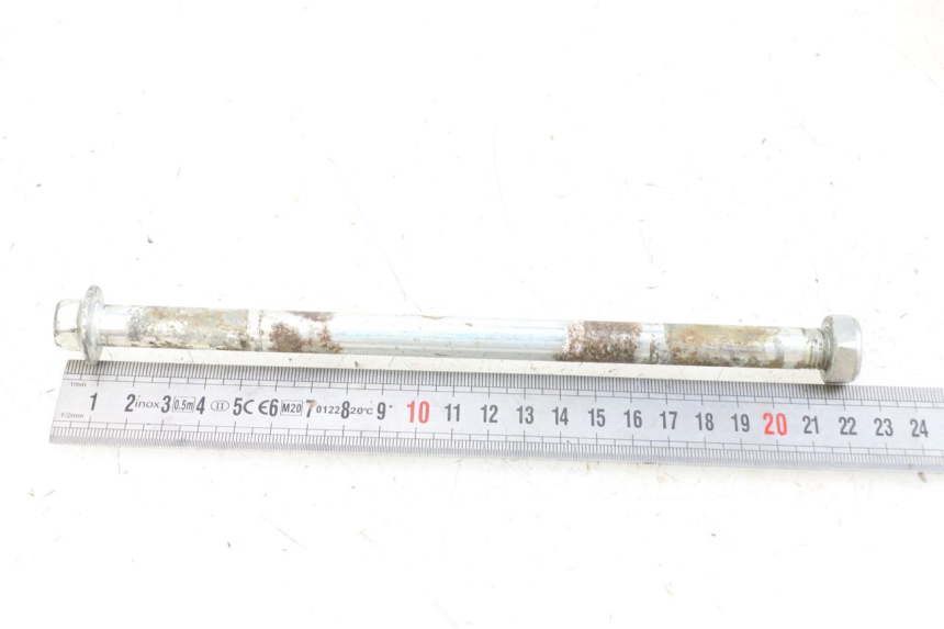 photo de EJE BRAZO OSCILANTE KAWASAKI KX L 85 (2022 - 2024) - Primer plano técnico