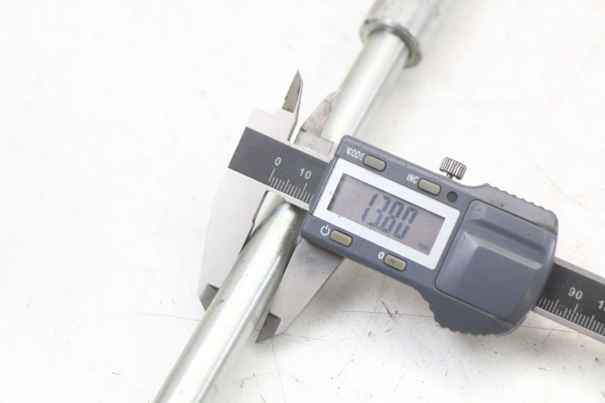 photo de EJE BASCULANTE MASAI SCRAMBLER SPORT 125 (2021 - 2025) - Primer plano técnico