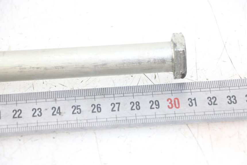 photo de EJE BRAZO OSCILANTE YAMAHA MT-07 MT07 ABS 700 (2014 - 2017) - Detalle de la pieza