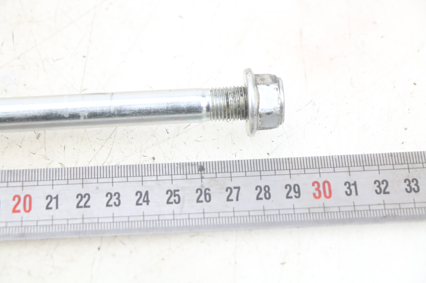 photo de EJE BRAZO OSCILANTE YAMAHA MT ABS 125 (2014 - 2018) - Primer plano técnico