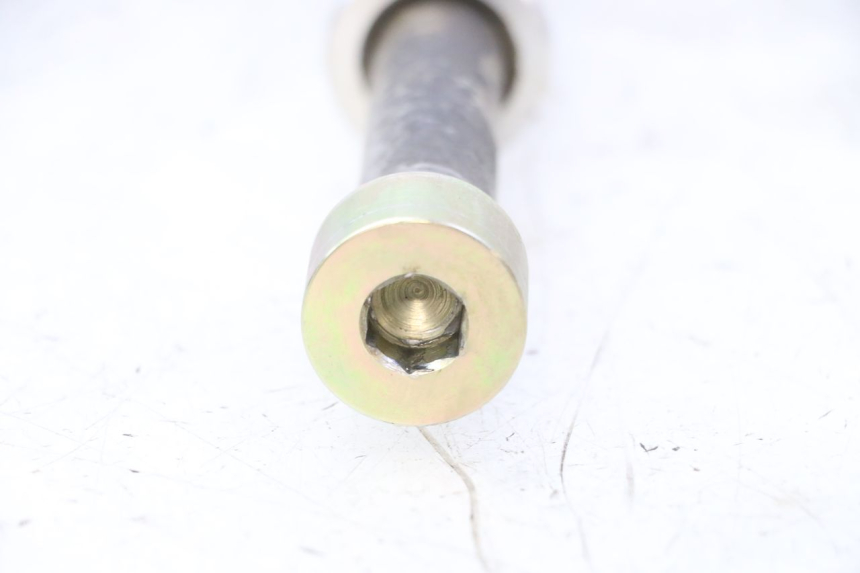 photo de EJE BASCULANTE TRIUMPH SPRINT 900 (1995 - 1998) - Detalles de los puntos de fijación