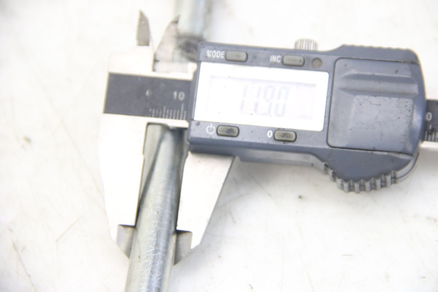 photo de EJE BRAZO OSCILANTE YAMAHA SR 125 (1982 - 2003) - Otra perspectiva