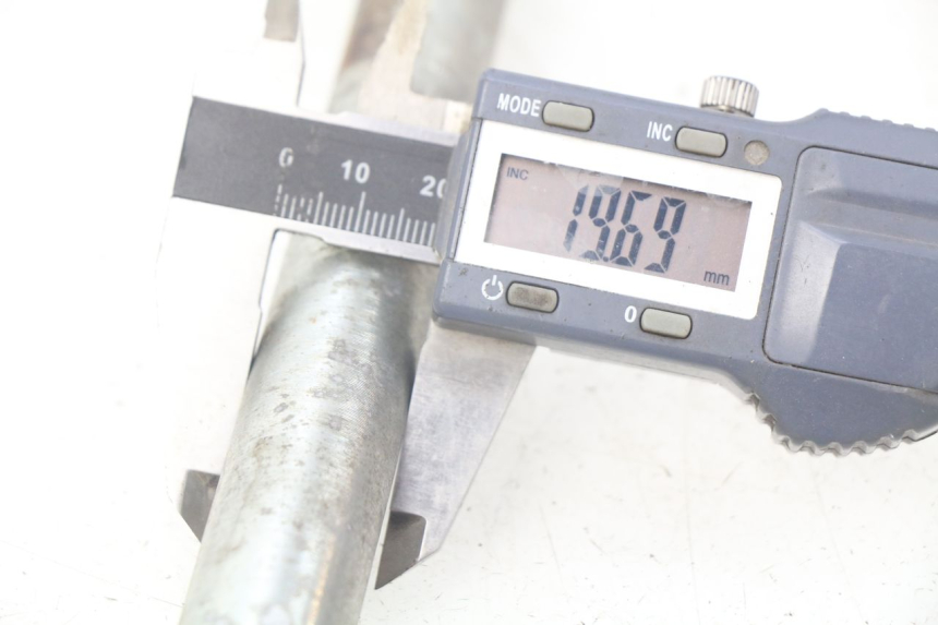 photo de EJE BASCULANTE APRILIA SRV 850 (2012 - 2017) - Detalle de la pieza