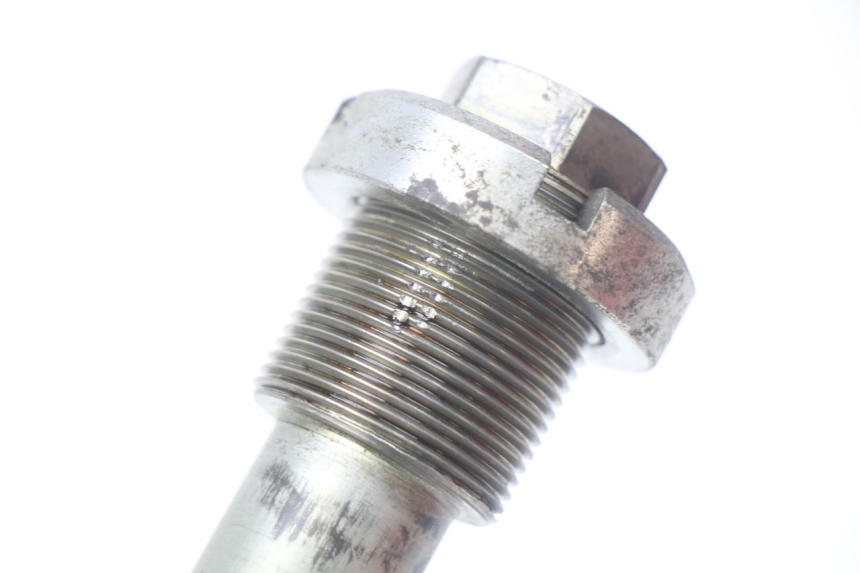 photo de EJE BRAZO OSCILANTE SUZUKI SV N 650 (1999 - 2002) - Detalle de la pieza