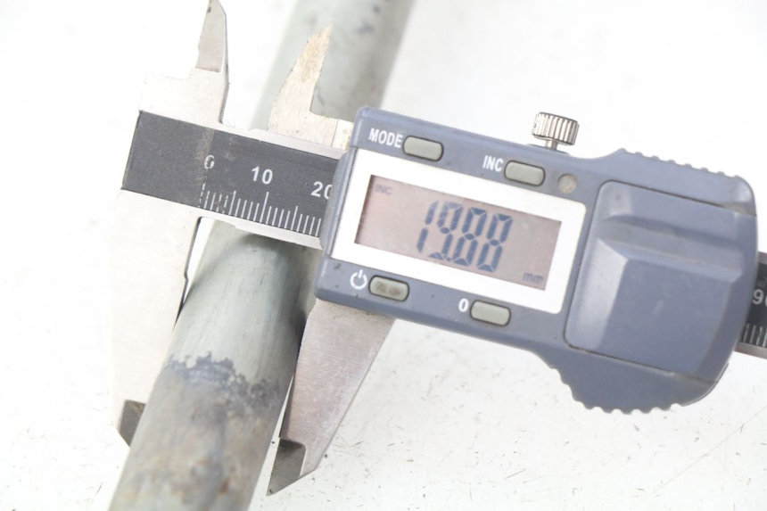 photo de EJE BASCULANTE SUZUKI SV S 650 (1999 - 2002) - Zoom estado de uso