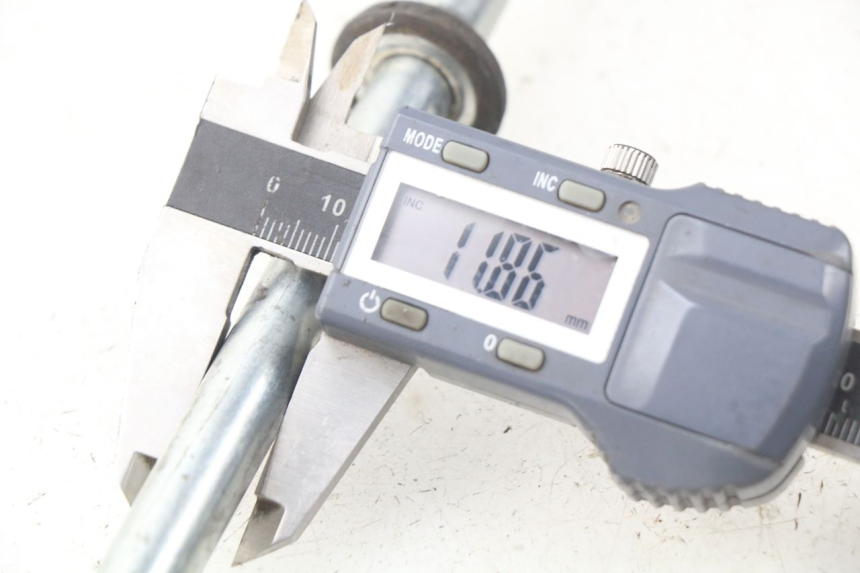 photo de EJE BASCULANTE YAMAHA TW 125 (1998 - 2002) - Otra perspectiva