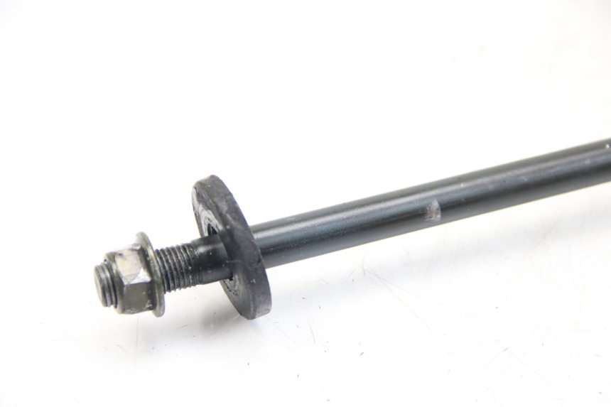 photo de EJE BRAZO OSCILANTE SYM WOLF SB 125 (2011 - 2018) - Primer plano técnico