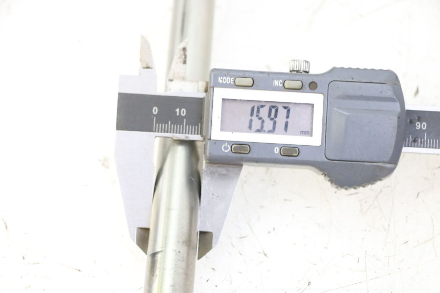 photo de EJE BASCULANTE YAMAHA XJ6 ABS 600 (2008 - 2016) - Detalle de la pieza