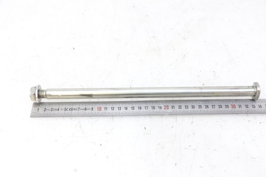 photo de EJE BASCULANTE YAMAHA XJ6 ABS 600 (2008 - 2016) - Primer plano técnico