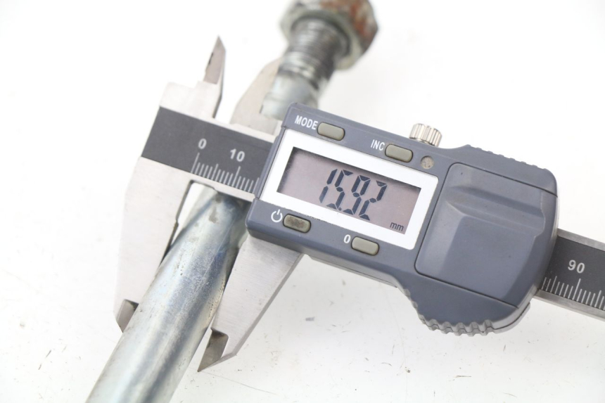 photo de EJE BASCULANTE YAMAHA XJN XJ N DIVERSION 600 (1994 - 1997) - Detalle de la pieza