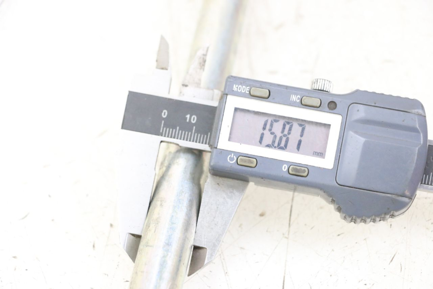 photo de EJE BASCULANTE YAMAHA XJ6 ABS 600 (2008 - 2016) - Otra perspectiva