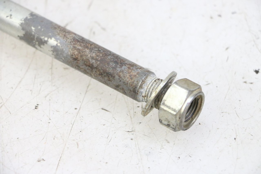 photo de EJE BASCULANTE YAMAHA YFM R RAPTOR 250 (2008 - 2014) - Primer plano técnico