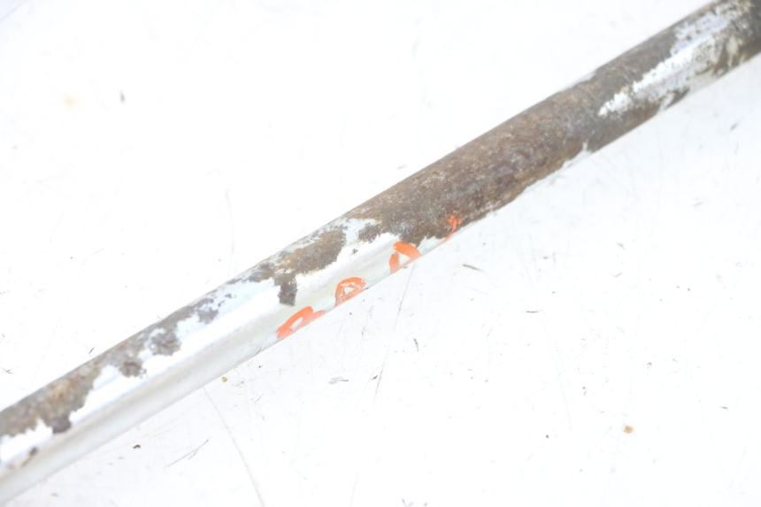 photo de EJE BASCULANTE YAMAHA YFM R RAPTOR 250 (2008 - 2014) - Primer plano técnico