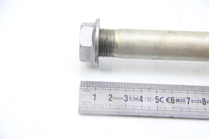 photo de EJE BRAZO OSCILANTE KAWASAKI Z ABS 1000 (2014 - 2020) - Primer plano técnico