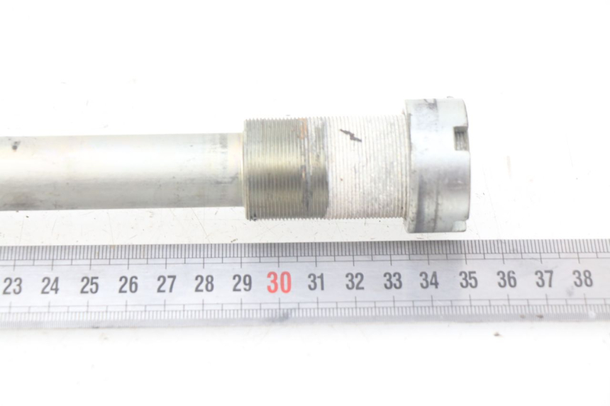 photo de EJE BRAZO OSCILANTE KAWASAKI Z S 750 (2003 - 2006) - Detalle de la pieza