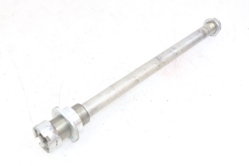 photo de EJE BRAZO OSCILANTE KAWASAKI Z 750 (2007 - 2013) - Primer plano técnico