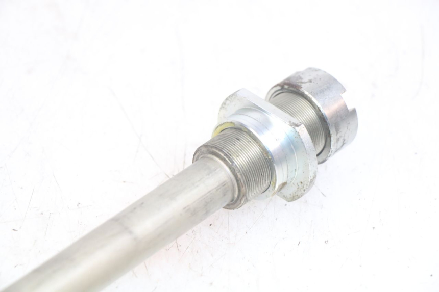 photo de EJE BRAZO OSCILANTE KAWASAKI Z 750 (2007 - 2013) - Detalles de los puntos de fijación