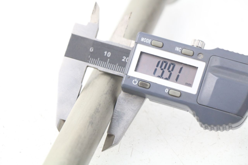 photo de EJE BASCULANTE KAWASAKI Z Z900 900 (2017 - 2019) - Otra perspectiva