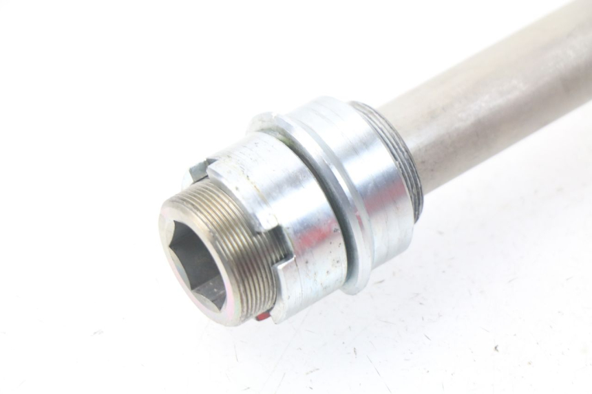 photo de EJE BASCULANTE KAWASAKI Z Z900 900 (2017 - 2019) - Primer plano técnico