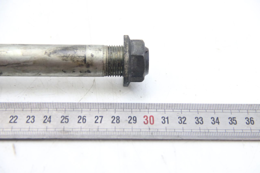 photo de EJE BRAZO OSCILANTE KAWASAKI ZX-6R ZX6R 600 (1995 - 1997) - Primer plano técnico