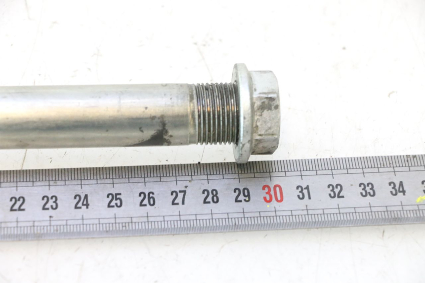 photo de EJE BRAZO OSCILANTE KAWASAKI ZZR 600 (1995 - 2004) - Primer plano técnico