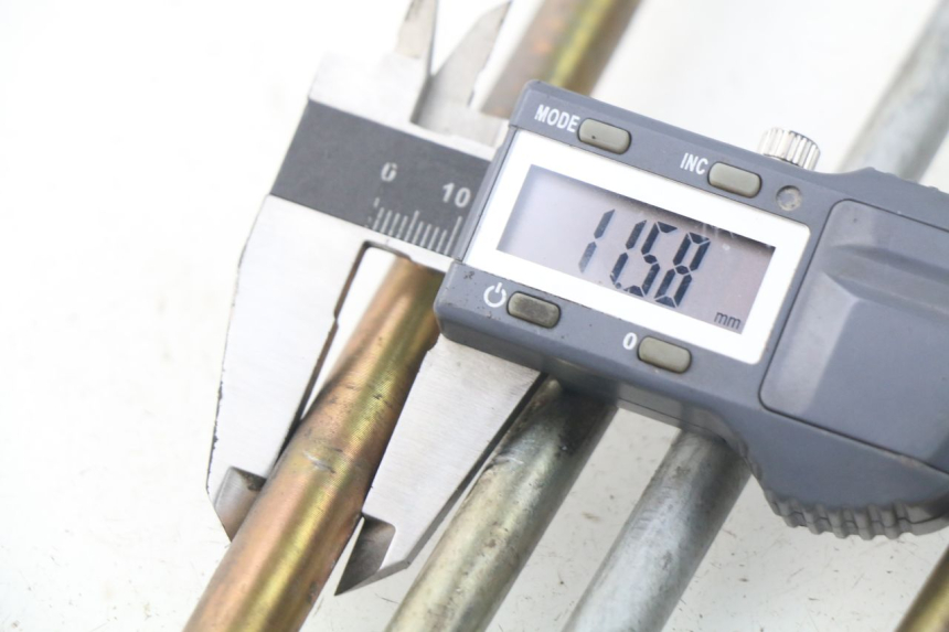 photo de EJE MOTOR MV AGUSTA BRUTALE R WALLY 910 (2008 - 2008) - Primer plano técnico