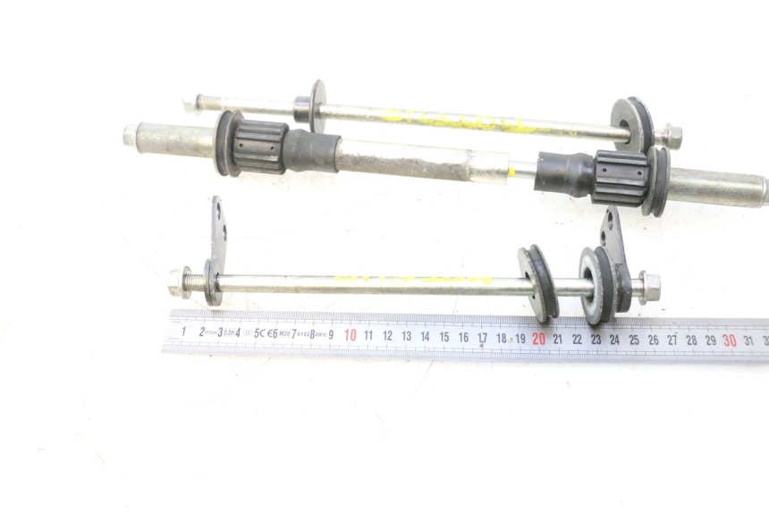 photo de EJE MOTOR HONDA FJS SILVER WING SILVERWING 400 (2005 - 2008) - Primer plano técnico