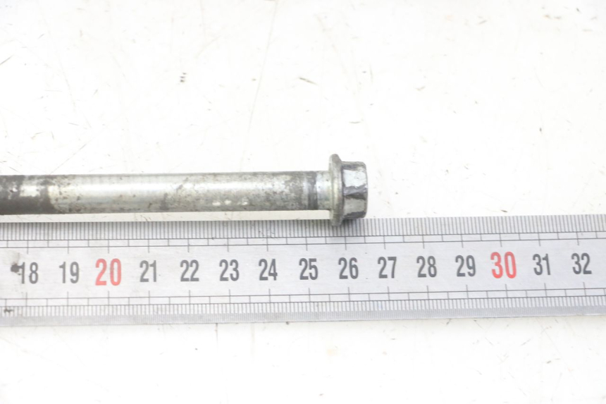 photo de EJE DEL MOTOR SUZUKI GS GSE 500 (2001 - 2003) - Detalles de los puntos de fijación