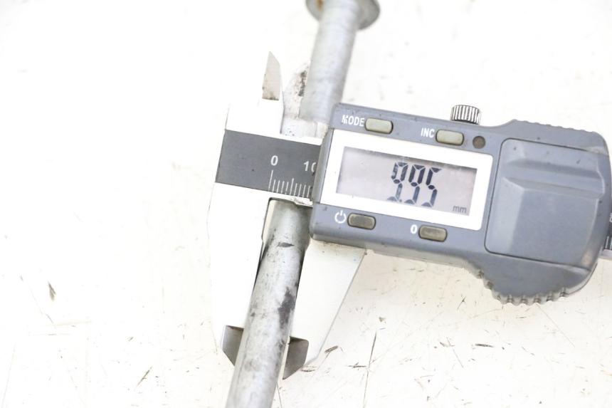 photo de EJE MOTOR SUZUKI GSR 750 (2011 - 2017) - Detalle de la pieza