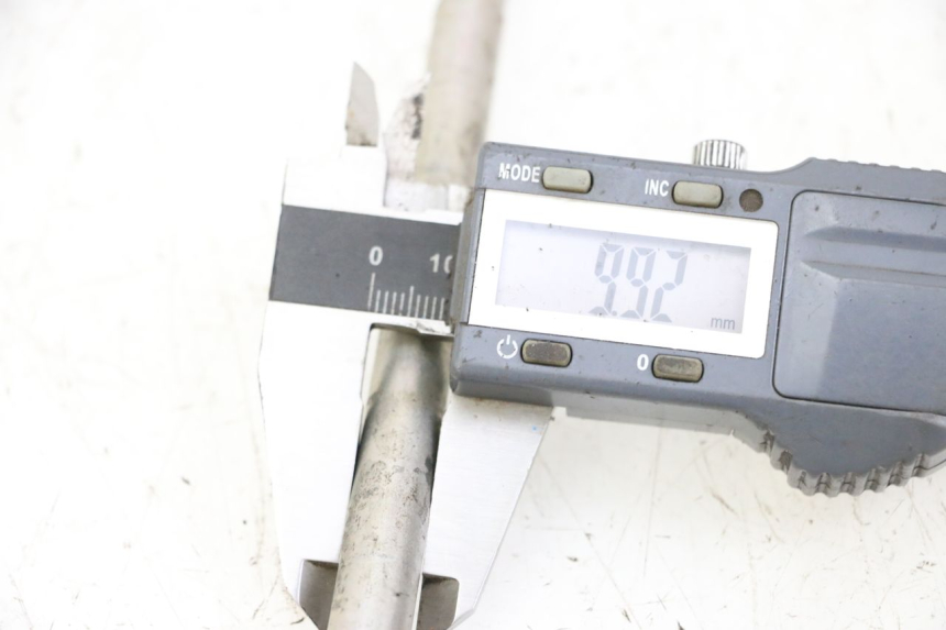 photo de EJE MOTOR SUZUKI GSR 750 (2011 - 2017) - Zoom estado de uso