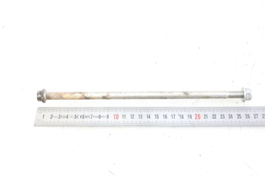 photo de EJE MOTOR SUZUKI GSR 750 (2011 - 2017) - Primer plano técnico