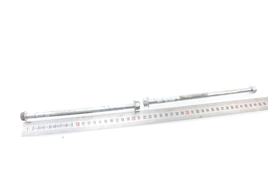 photo de EJE MOTOR SUZUKI GSX-R GSXR 600 (2008 - 2010) - Primer plano técnico