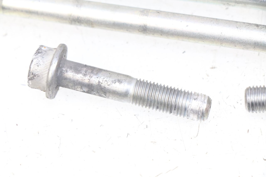 photo de EJE MOTOR SUZUKI GSX-R GSXR 750 (2011 - 2016) - Otra perspectiva