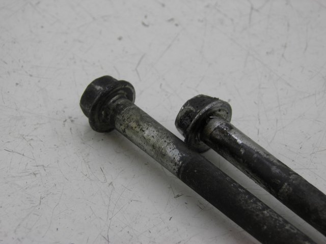 photo de EJE MOTOR SUZUKI GSF N BANDIT 600 (1996 - 1999) - Detalle de la pieza