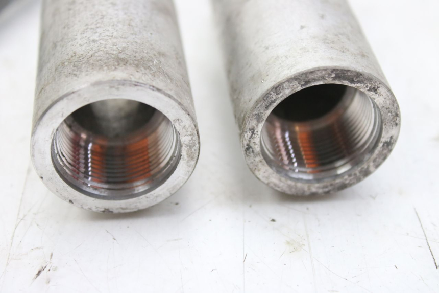 photo de EJE MOTOR SUZUKI SV S 650 (1999 - 2002) - Características distintivas