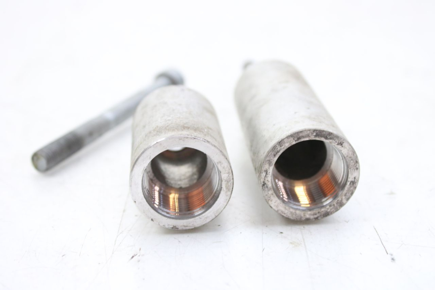 photo de EJE MOTOR SUZUKI SV S 650 (1999 - 2002) - Zoom sobre los componentes