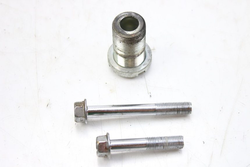 photo de EJE MOTOR SUZUKI SV S 650 (1999 - 2002) - Detalles de los puntos de fijación