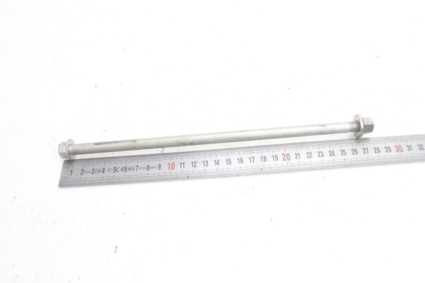 photo de EJE MOTOR YAMAHA TDM ABS 900 (2002 - 2014) - Primer plano técnico