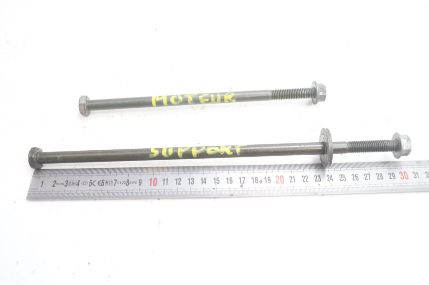 photo de EJE MOTOR PIAGGIO X9 EVOLUTION 125 (2003 - 2007) - Primer plano técnico