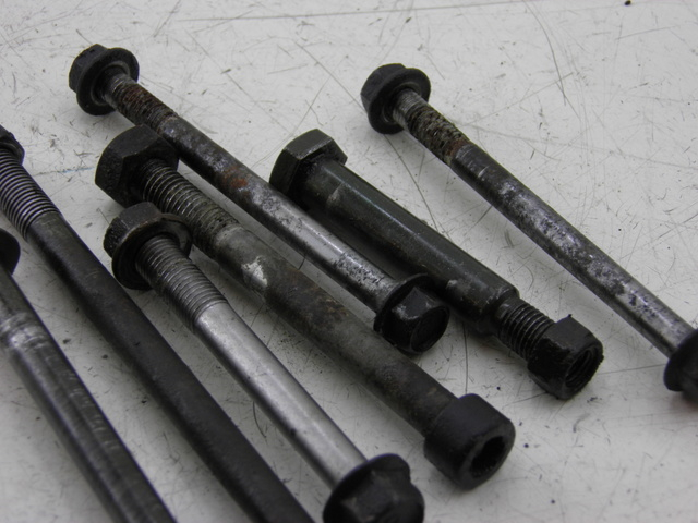 photo de EJE MOTOR YAMAHA FZS FAZER 600 (1998 - 2001) - Detalle de la pieza