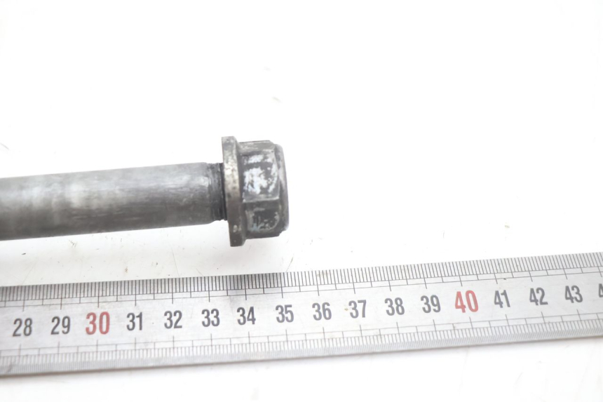 photo de EJE RUEDA TRASERO HONDA CB F HORNET 600 (2005 - 2006) - Otra perspectiva