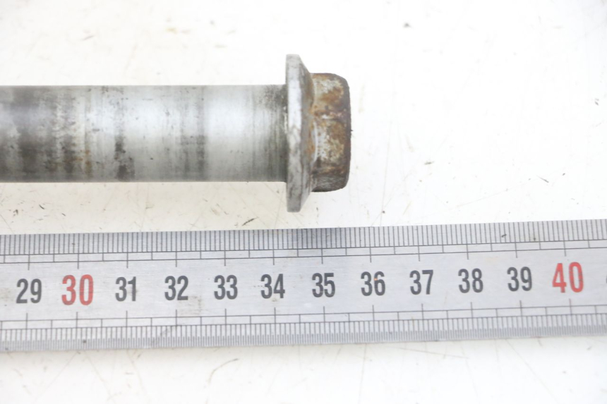 photo de EJE RUEDA TRASERO HONDA CBF 500 (2004 - 2007) - Zoom estado de uso