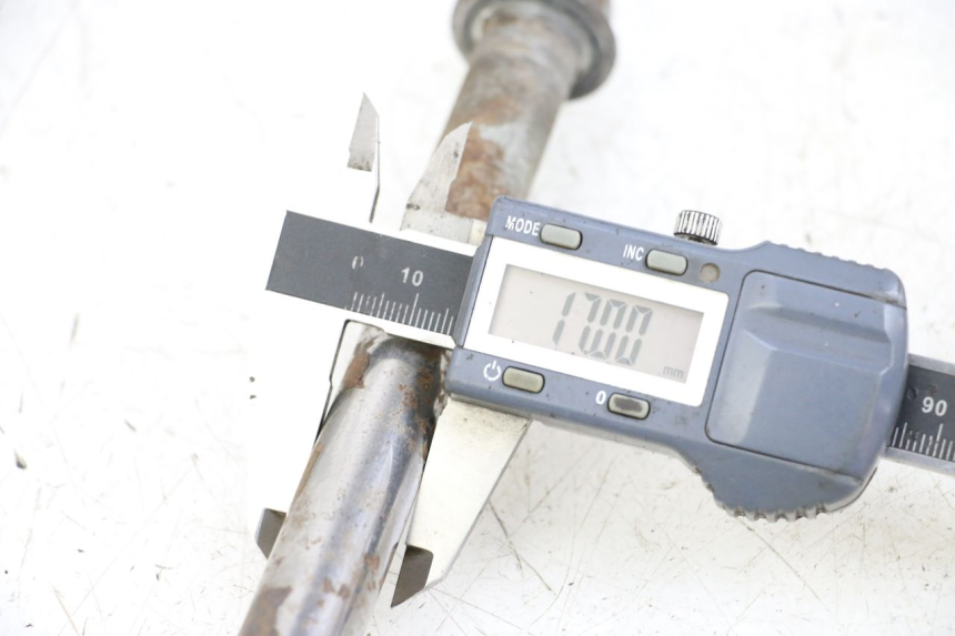 photo de EJE RUEDA TRASERO SHERCO CITY CORP 125 (2003 - 2007) - Detalle de la pieza