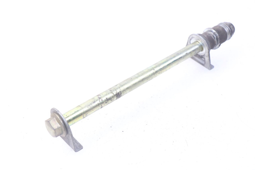 photo de EJE RUEDA TRASERO HYOSUNG COMET GTR 125 (2007 - 2014) - Primer plano técnico