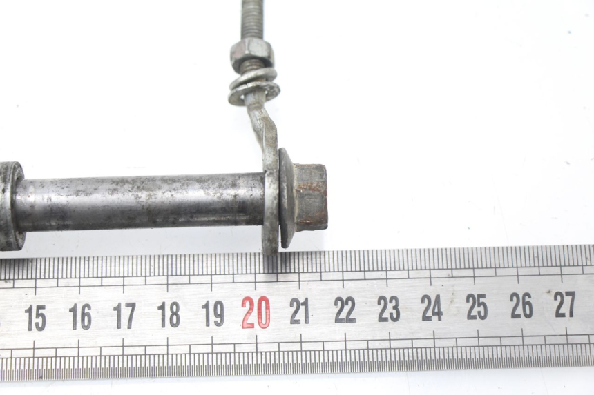 photo de EJE RUEDA TRASERO HONDA CRF CR-F 100 (2004 - 2013) - Detalle de la pieza