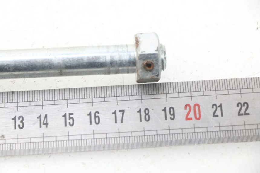 photo de EJE RUEDA TRASERO DERBI DIRT BOY 4T 50 - Otra perspectiva